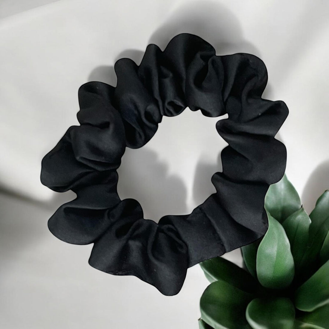 Elastic din satin negru - Mini