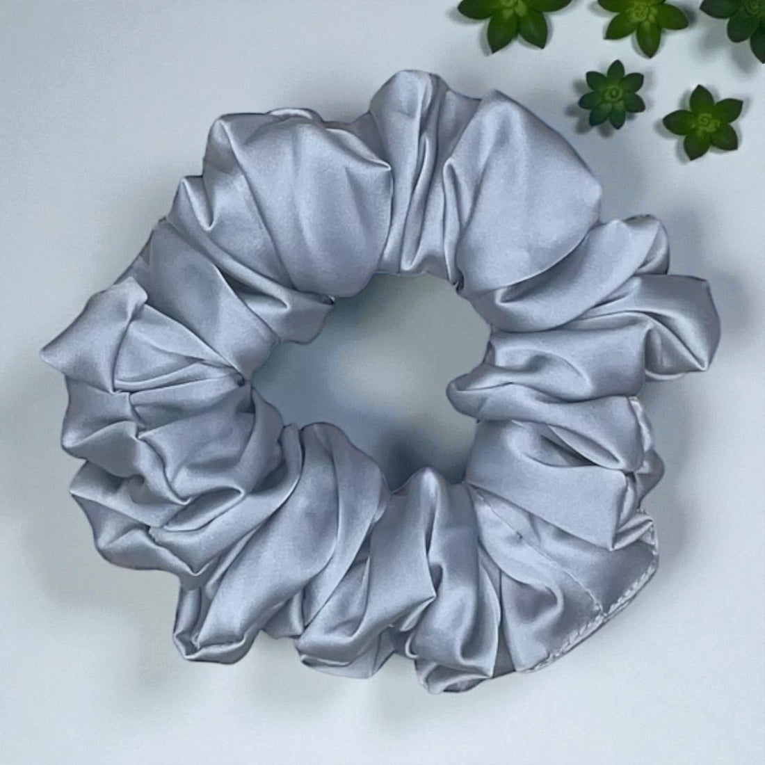 Elastic din satin gri - Large