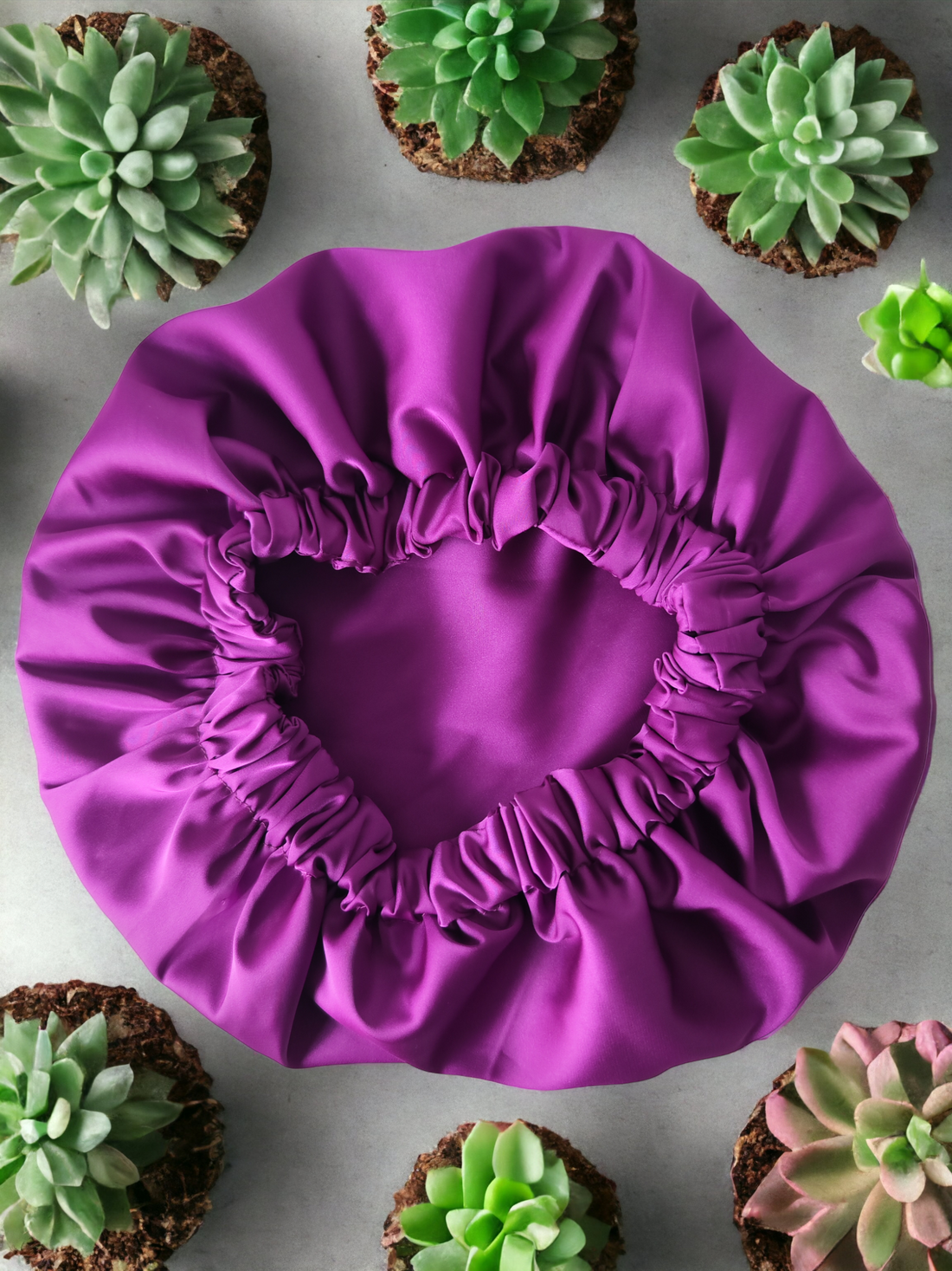 Bonetă din satin orchid